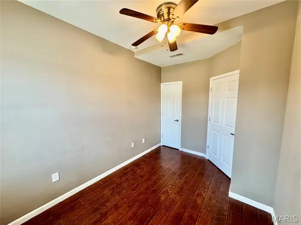 206 Kroeger AVE #2D, Dupo, IL 62239