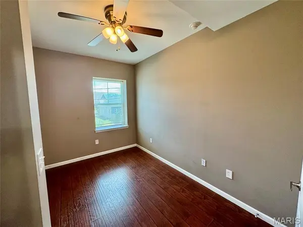 206 Kroeger AVE #2D, Dupo, IL 62239