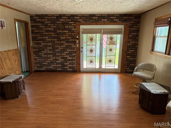 3330 Elm ST, St Charles, MO 63301