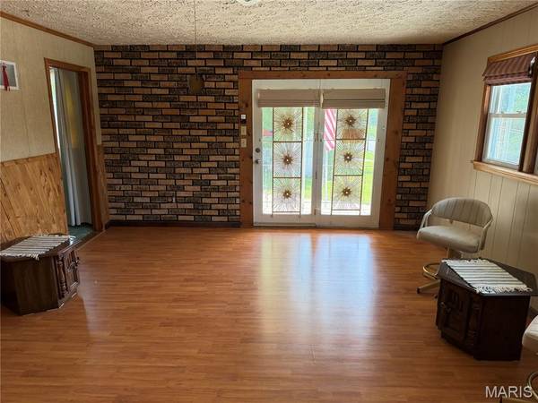 3330 Elm ST, St Charles, MO 63301