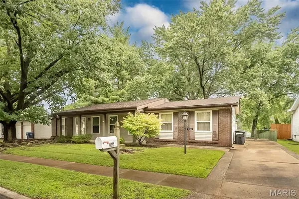 2145 Jenkee DR, Florissant, MO 63031