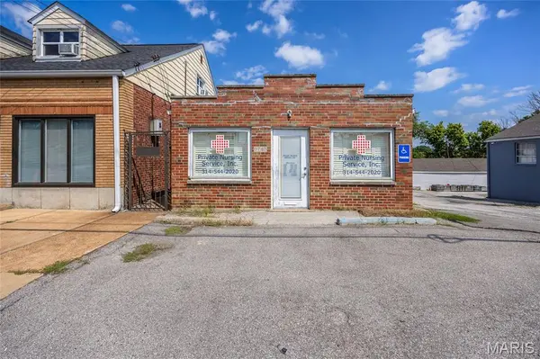 9713 Gravois RD, St Louis, MO 63123