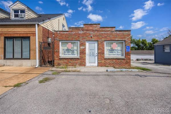 9713 Gravois RD, St Louis, MO 63123
