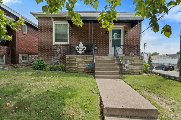 5230 Lisette AVE, St Louis, MO 63109
