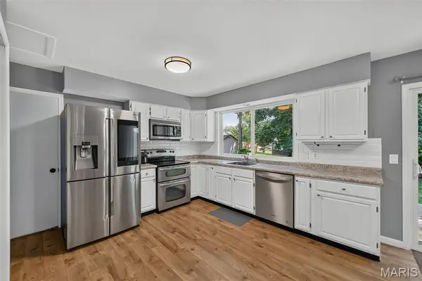 23 Crescent Woods DR, St Peters, MO 63376