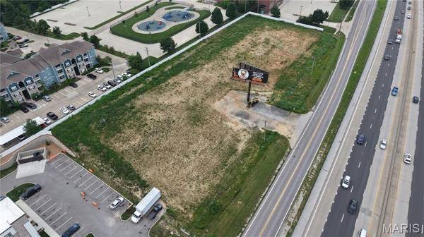 7870 Veterans Memorial Pkwy, St Peters, MO 63376