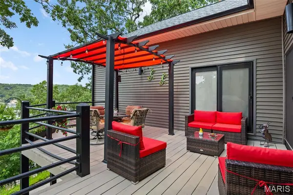 475 Woodland PT, Linn Creek, MO 65052