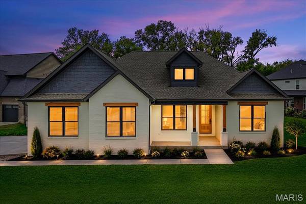 819 Daniel DR, Mascoutah, IL 62258