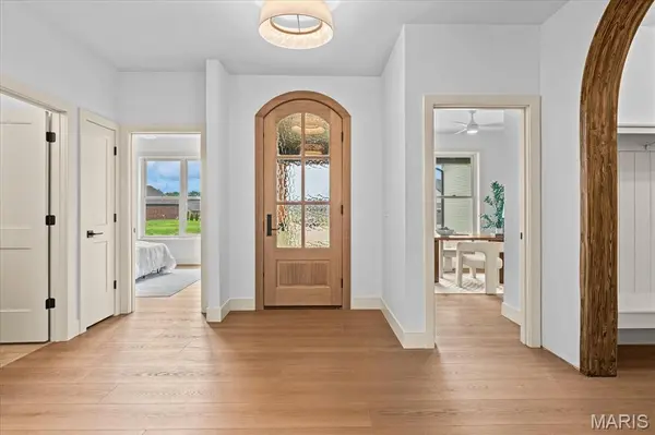 819 Daniel DR, Mascoutah, IL 62258