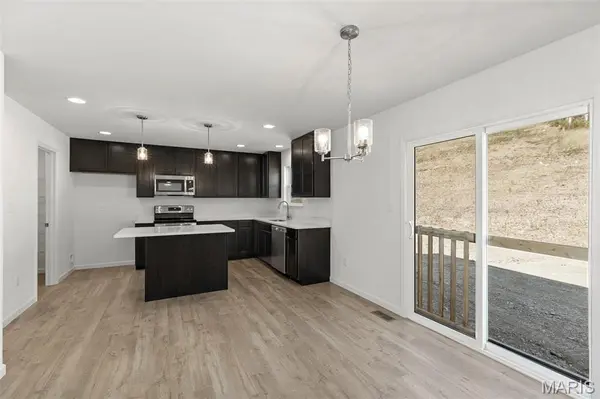107 Day Lily LN, Wentzville, MO 63385