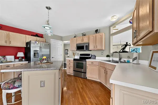 4031 Kim Kelly DR, St Charles, MO 63304