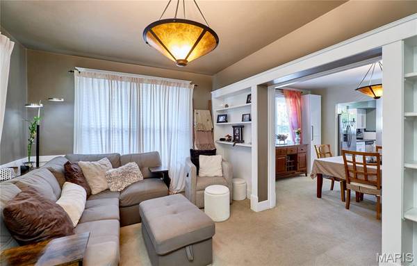 843 N Florissant RD, St Louis, MO 63135