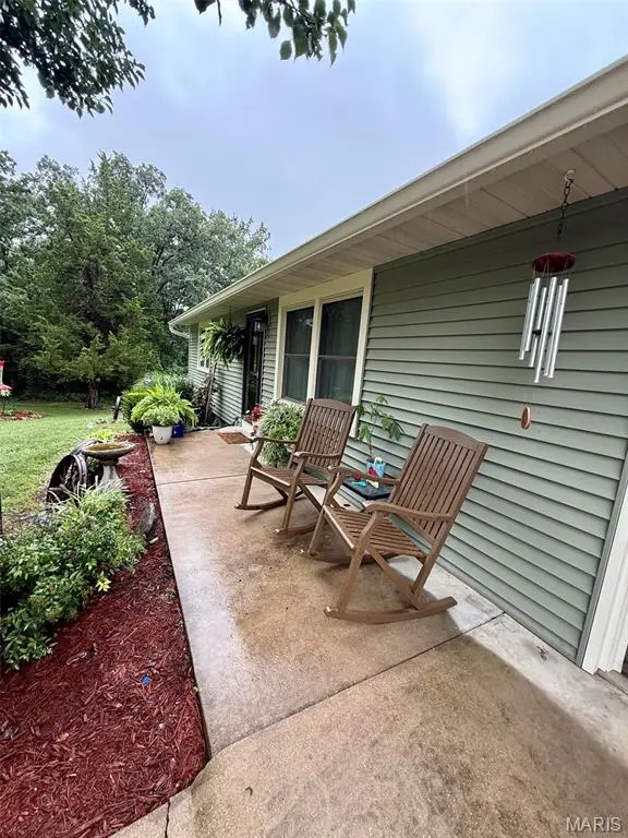 66 Edith DR, Bourbon, MO 65441