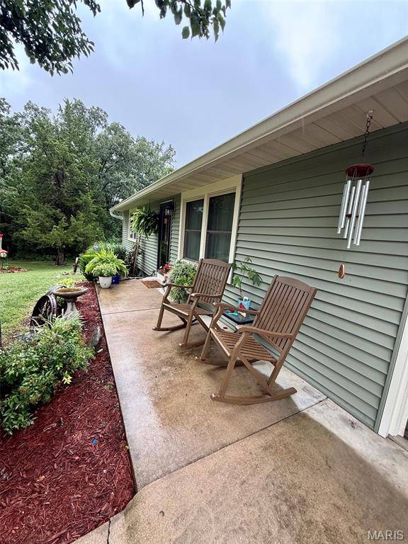 66 Edith DR, Bourbon, MO 65441