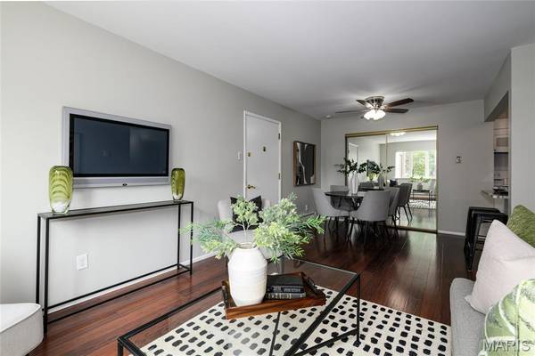 10083 Sakura DR #C, St Louis, MO 63128