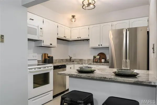 10083 Sakura DR #C, St Louis, MO 63128