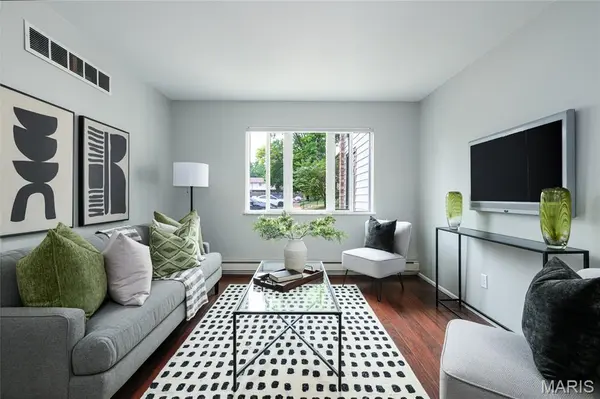 10083 Sakura DR #C, St Louis, MO 63128