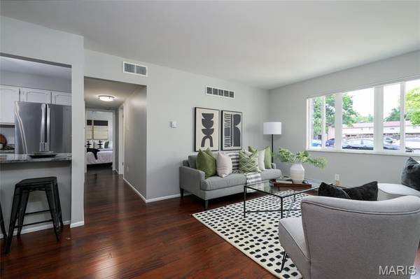 10083 Sakura DR #C, St Louis, MO 63128