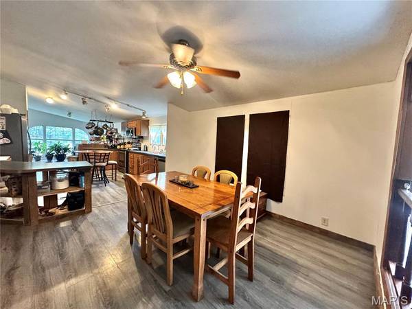 600 Hidden Lake RD, De Soto, MO 63020