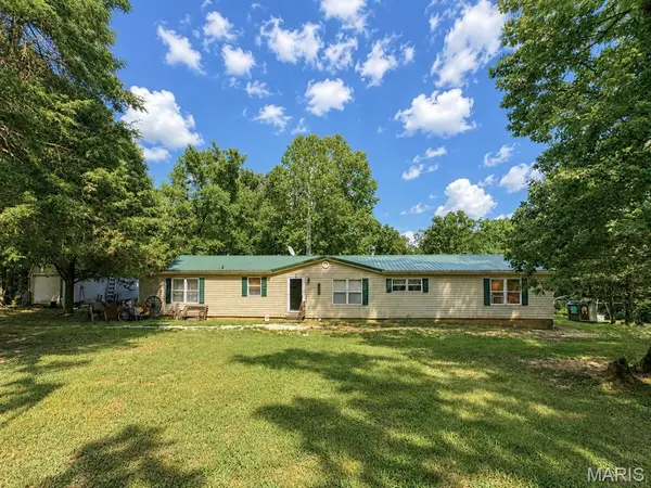 600 Hidden Lake RD, De Soto, MO 63020