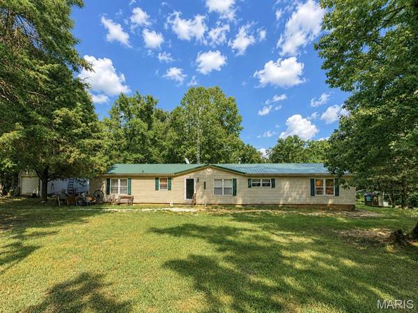 600 Hidden Lake RD, De Soto, MO 63020