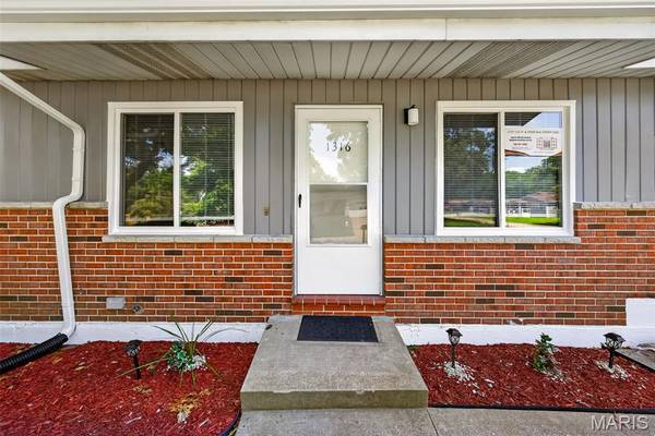 1316 Bayonne DR, Unincorporated, MO 63138