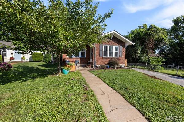 423 Heman DR, Kirkwood, MO 63122
