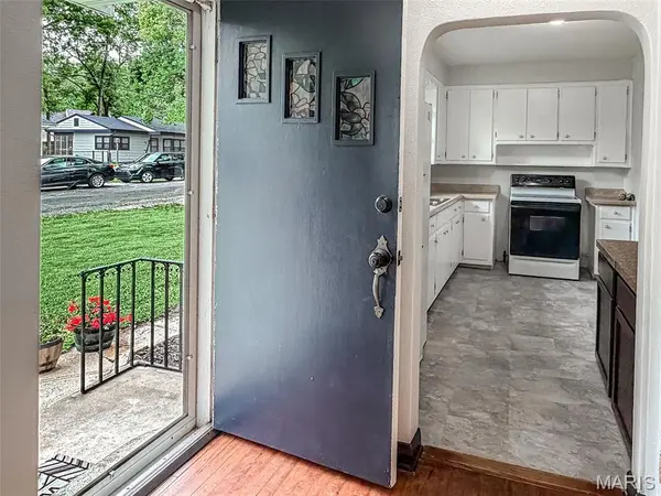 30 Apple Tree LN, Belleville, IL 62221