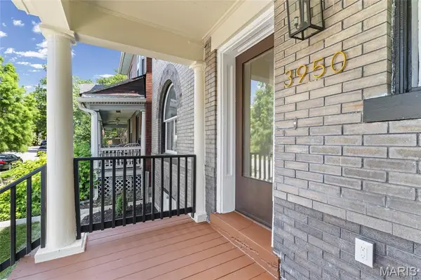 3950 Shenandoah AVE, St Louis, MO 63110