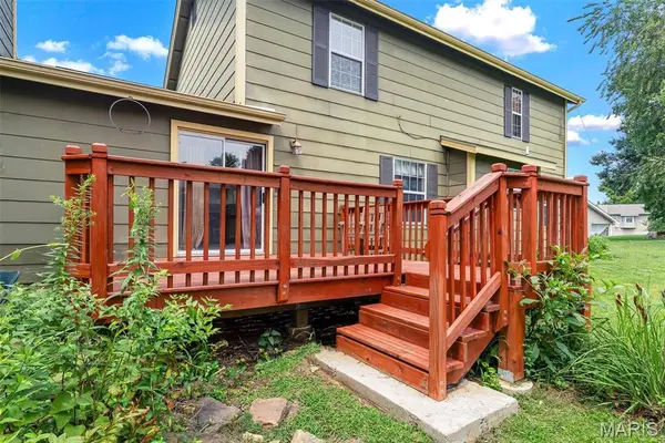 13 Tremaine CT, St Charles, MO 63304