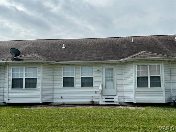 303 Elizabeth DR, Litchfield, IL 62056