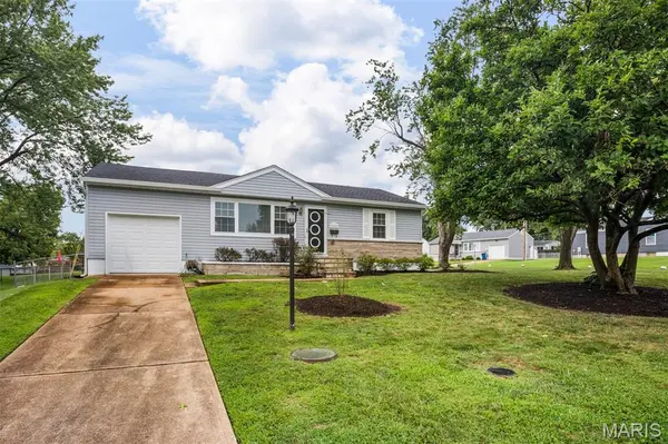 7660 General Sheridan LN, Affton, MO 63123