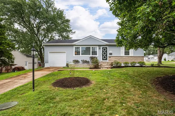 7660 General Sheridan LN, Affton, MO 63123
