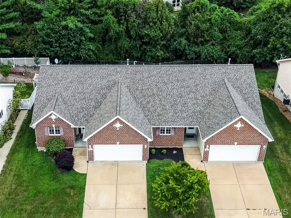 384-386 Shadow Pines DR, Wentzville, MO 63385