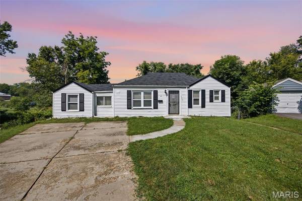 41 Henquin DR, St Louis, MO 63135