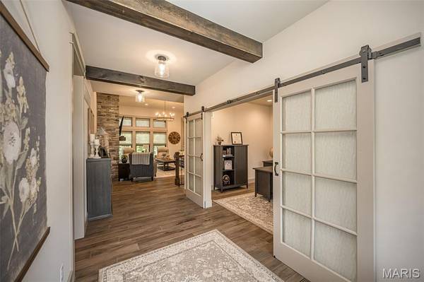 6951 Meadow Haven LN, St Louis, MO 63129