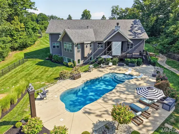 1950 Diehr RD, Wentzville, MO 63385