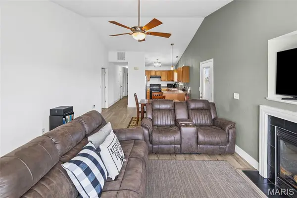 3420 Berwin Green DR, Belleville, IL 62220