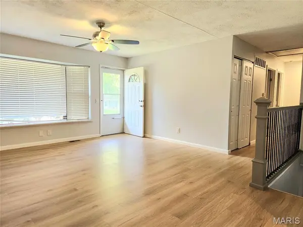 809 Bordeaux, St Louis, MO 63011