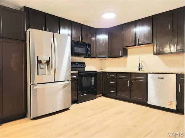 809 Bordeaux, St Louis, MO 63011