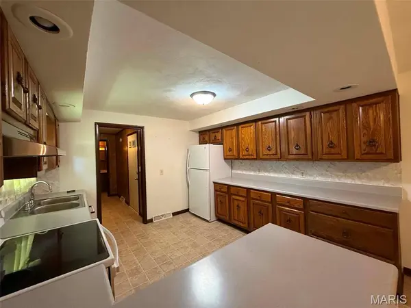 1003 W Main ST, Ramsey, IL 62080