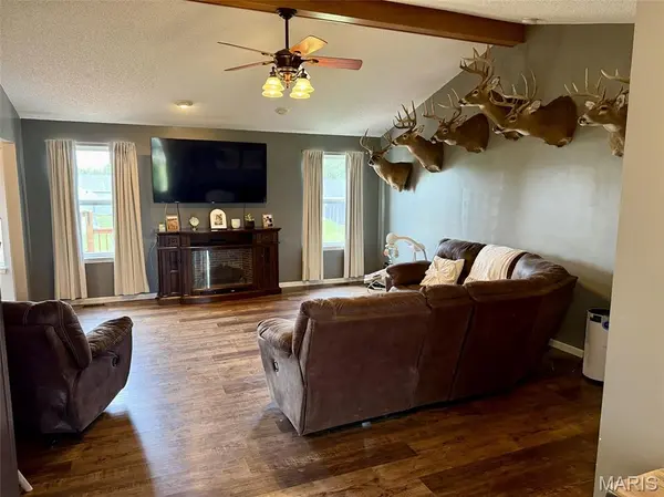 14878 Pike 343, Bowling Green, MO 63334