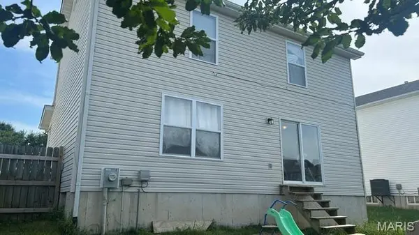 27 Silver Spur DR, Winfield, MO 63389