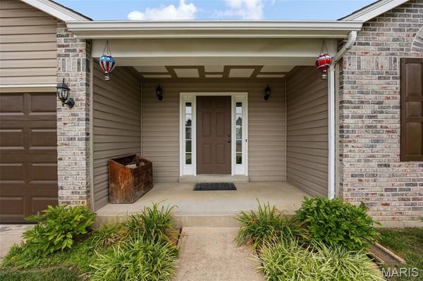 1447 Wood Haven DR, St Charles, MO 63304