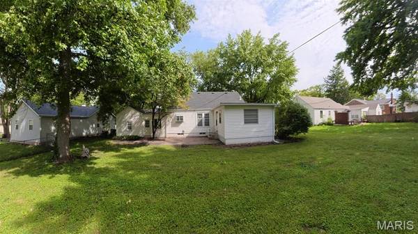 207 Marilyn DR, O'fallon, IL 62269