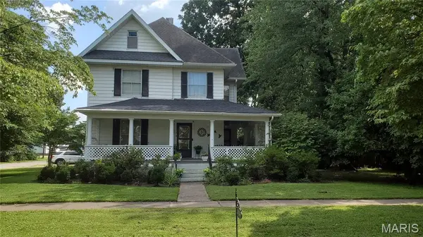 409 E Cypress ST, Charleston, MO 63834