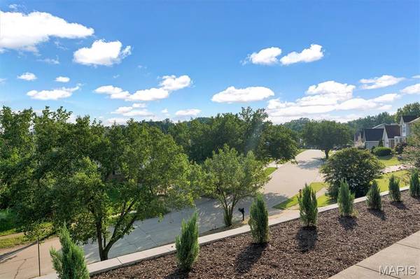 5839 Brookstone Terrace DR, St Louis, MO 63129