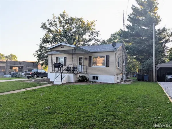 611 Clarence ST, Greenville, IL 62246