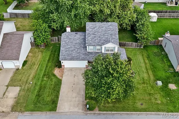 804 Country Meadow LN, Shiloh, IL 62221