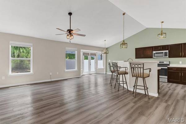 1352 Grey Wolf DR, Imperial, MO 63052